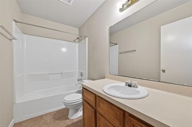 11827 E Galwan Circle, Houston, TX 77070