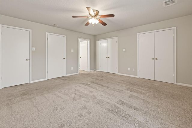 11827 E Galwan Circle, Houston, TX 77070