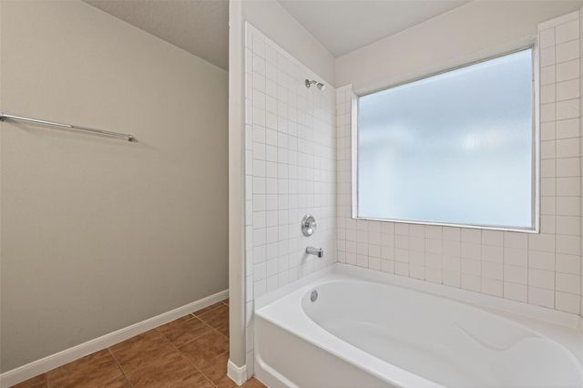 11827 E Galwan Circle, Houston, TX 77070