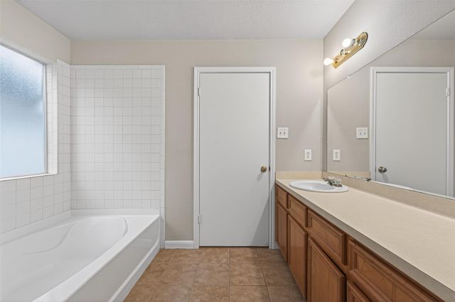 11827 E Galwan Circle, Houston, TX 77070