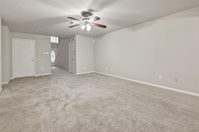 11827 E Galwan Circle, Houston, TX 77070
