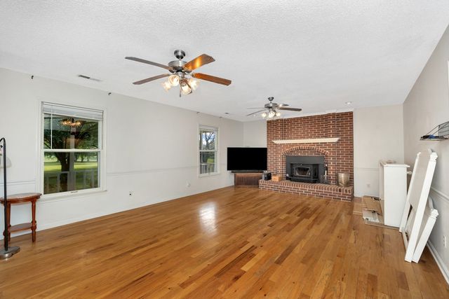 81 Slaughter Pen Rd, Ardmore, TN 38449