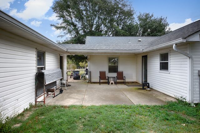 81 Slaughter Pen Rd, Ardmore, TN 38449