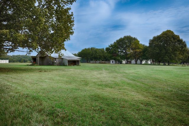 81 Slaughter Pen Rd, Ardmore, TN 38449