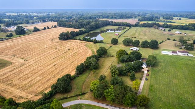 81 Slaughter Pen Rd, Ardmore, TN 38449