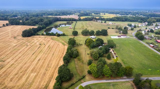 81 Slaughter Pen Rd, Ardmore, TN 38449