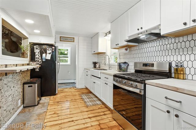 5630 Custer Road, Carsonville Village, MI 48419