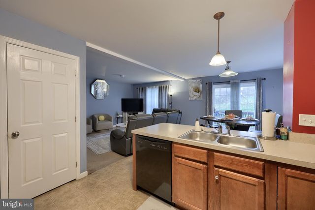 728 WINDING LN, Harrisburg, PA 17111