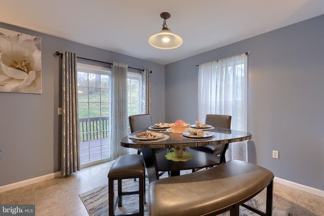 728 WINDING LN, Harrisburg, PA 17111