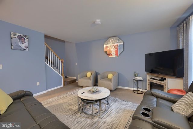 728 WINDING LN, Harrisburg, PA 17111