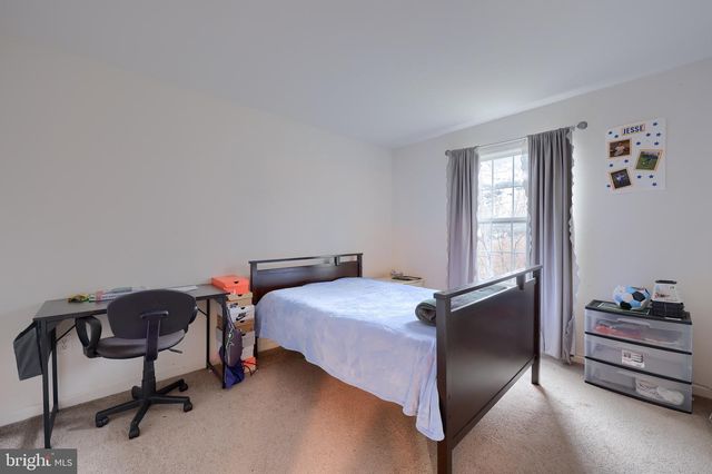 728 WINDING LN, Harrisburg, PA 17111