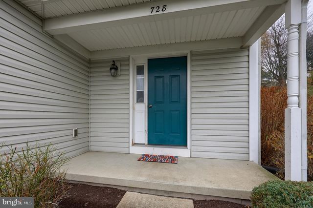 728 WINDING LN, Harrisburg, PA 17111