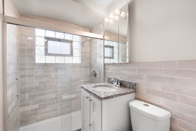 360 Streamside Drive, Harvey, IL 60426