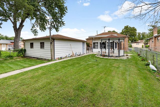 360 Streamside Drive, Harvey, IL 60426