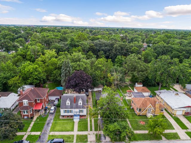 360 Streamside Drive, Harvey, IL 60426