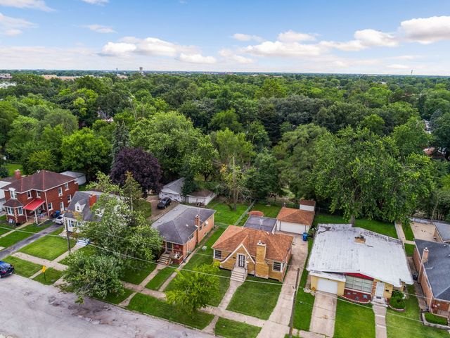 360 Streamside Drive, Harvey, IL 60426