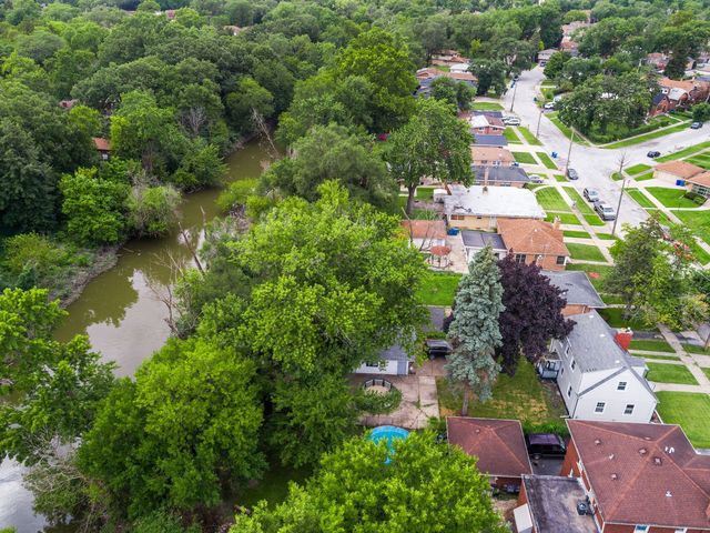 360 Streamside Drive, Harvey, IL 60426