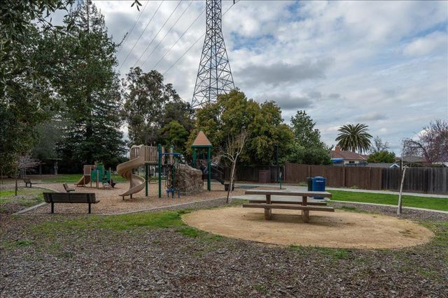 258 Howes Drive, Los Gatos, CA 95032