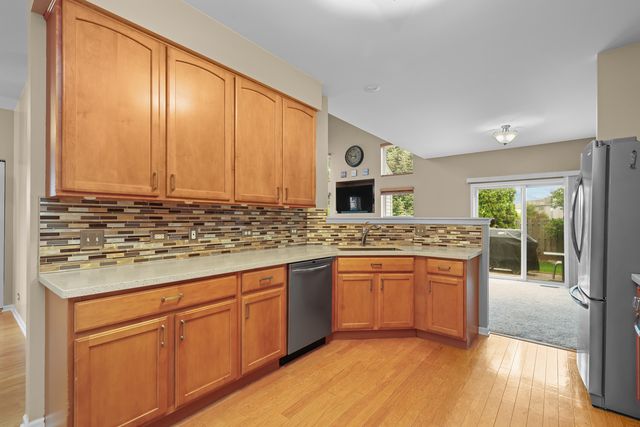 3270 Ronan Drive, Lake In The Hills, IL 60156