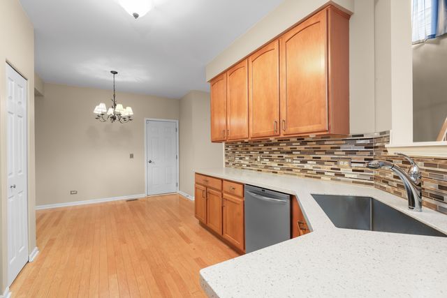 3270 Ronan Drive, Lake In The Hills, IL 60156