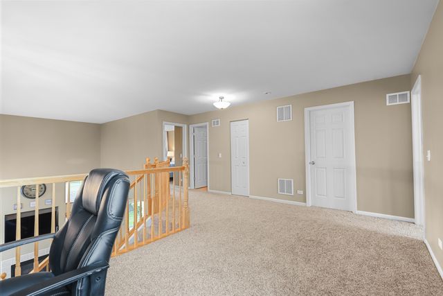 3270 Ronan Drive, Lake In The Hills, IL 60156
