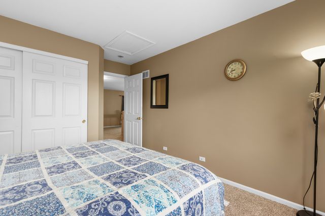 3270 Ronan Drive, Lake In The Hills, IL 60156