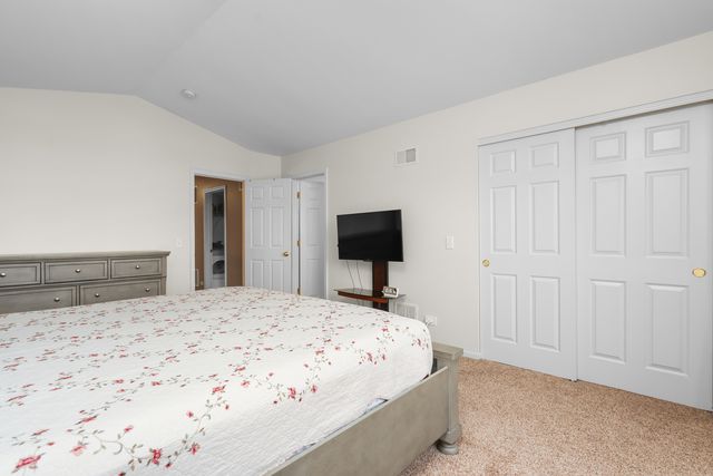 3270 Ronan Drive, Lake In The Hills, IL 60156