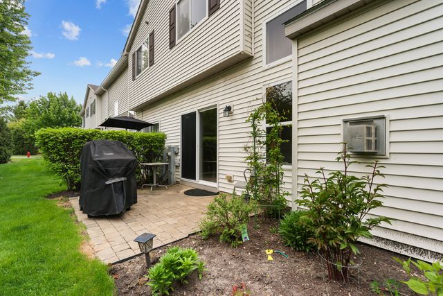 3270 Ronan Drive, Lake In The Hills, IL 60156