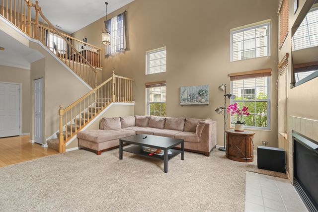 3270 Ronan Drive, Lake In The Hills, IL 60156