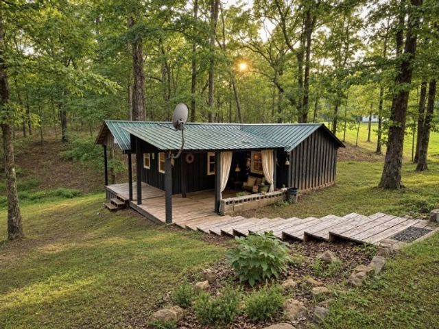122 Day Break Rd, Summertown, TN 38483