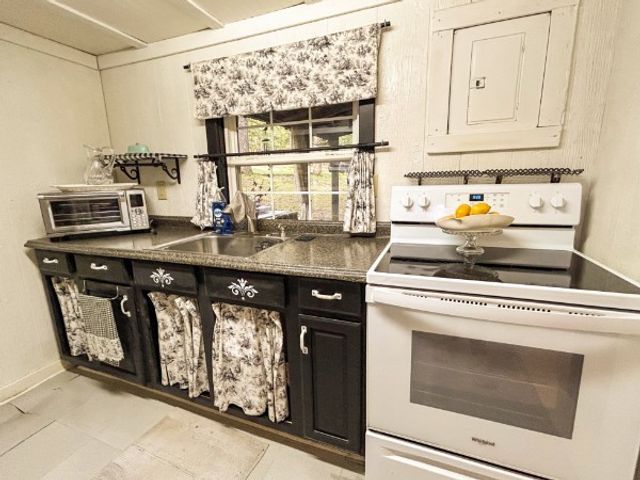122 Day Break Rd, Summertown, TN 38483