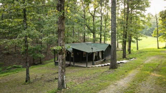 122 Day Break Rd, Summertown, TN 38483