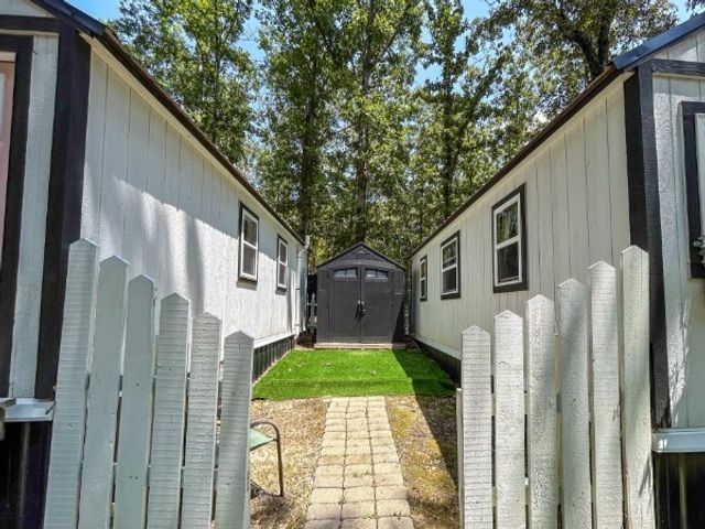 122 Day Break Rd, Summertown, TN 38483