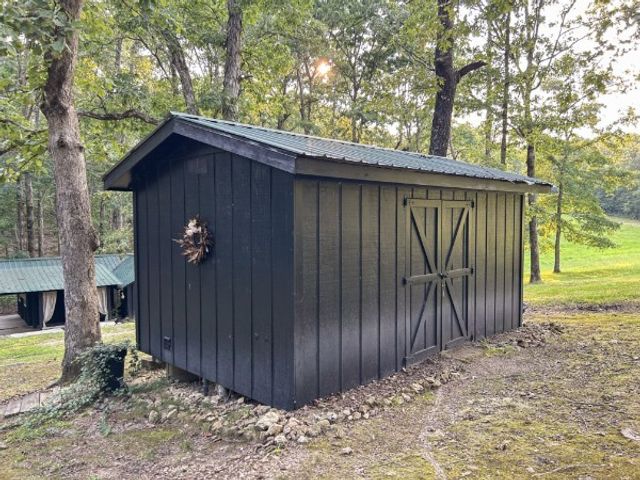 122 Day Break Rd, Summertown, TN 38483
