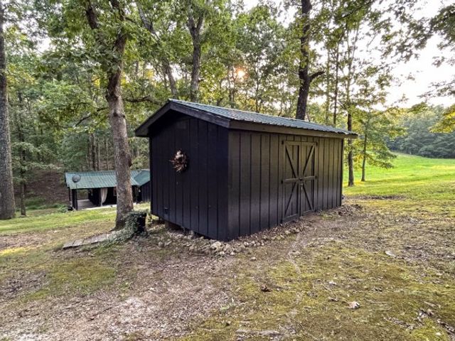 122 Day Break Rd, Summertown, TN 38483