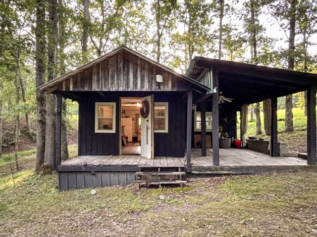 122 Day Break Rd, Summertown, TN 38483