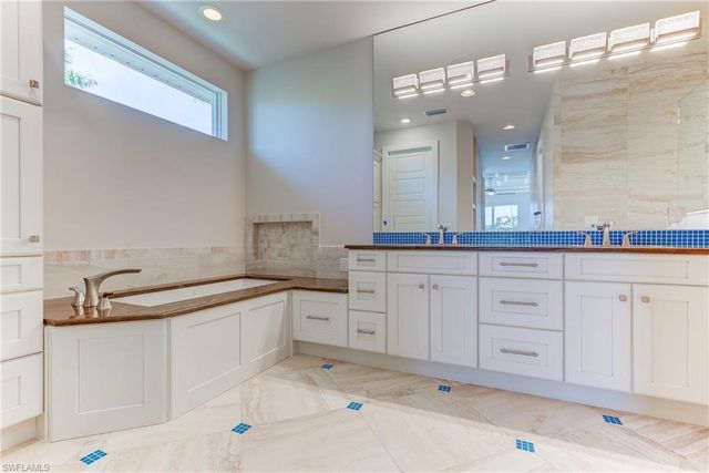 814 SW 56th ST, Cape Coral, FL 33914