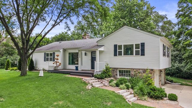 1800 Fairfax DRIVE, Elm Grove, WI 53122