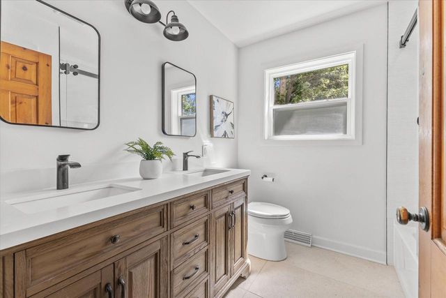 1800 Fairfax DRIVE, Elm Grove, WI 53122
