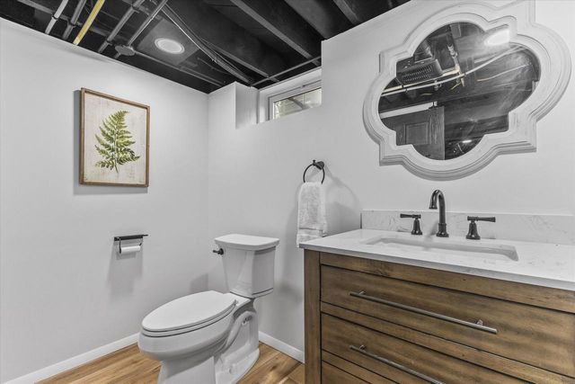 1800 Fairfax DRIVE, Elm Grove, WI 53122