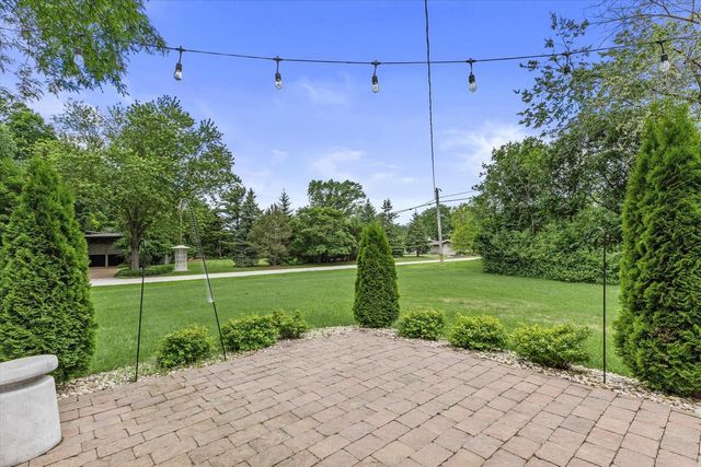 1800 Fairfax DRIVE, Elm Grove, WI 53122