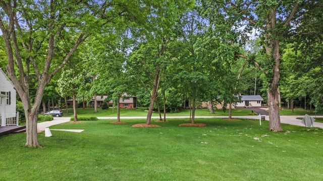 1800 Fairfax DRIVE, Elm Grove, WI 53122