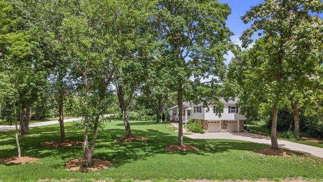 1800 Fairfax DRIVE, Elm Grove, WI 53122