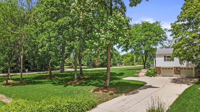 1800 Fairfax DRIVE, Elm Grove, WI 53122