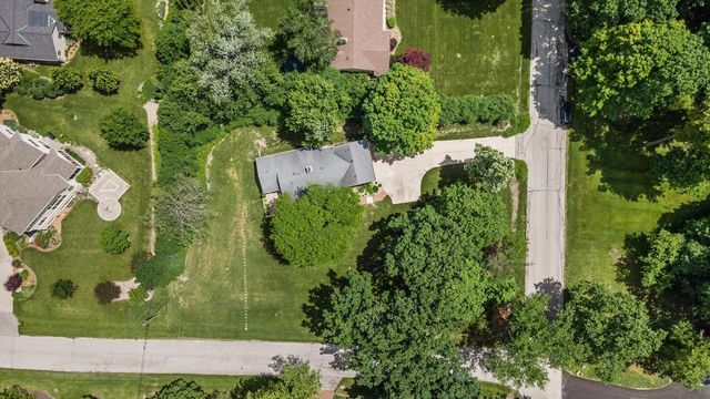1800 Fairfax DRIVE, Elm Grove, WI 53122