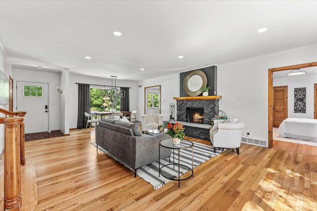 1800 Fairfax DRIVE, Elm Grove, WI 53122