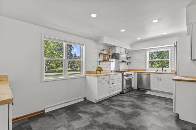 1800 Fairfax DRIVE, Elm Grove, WI 53122