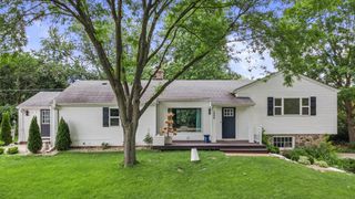 1800 Fairfax DRIVE, Elm Grove, WI 53122