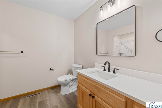 1676 Castle Drive, North Mankato, MN 56003