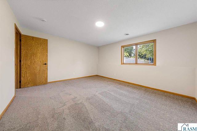 1676 Castle Drive, North Mankato, MN 56003